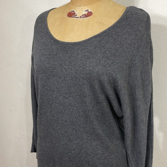 Guess dark gray tunic sweater w scoop neck and black lace back - Picture 3 of 10